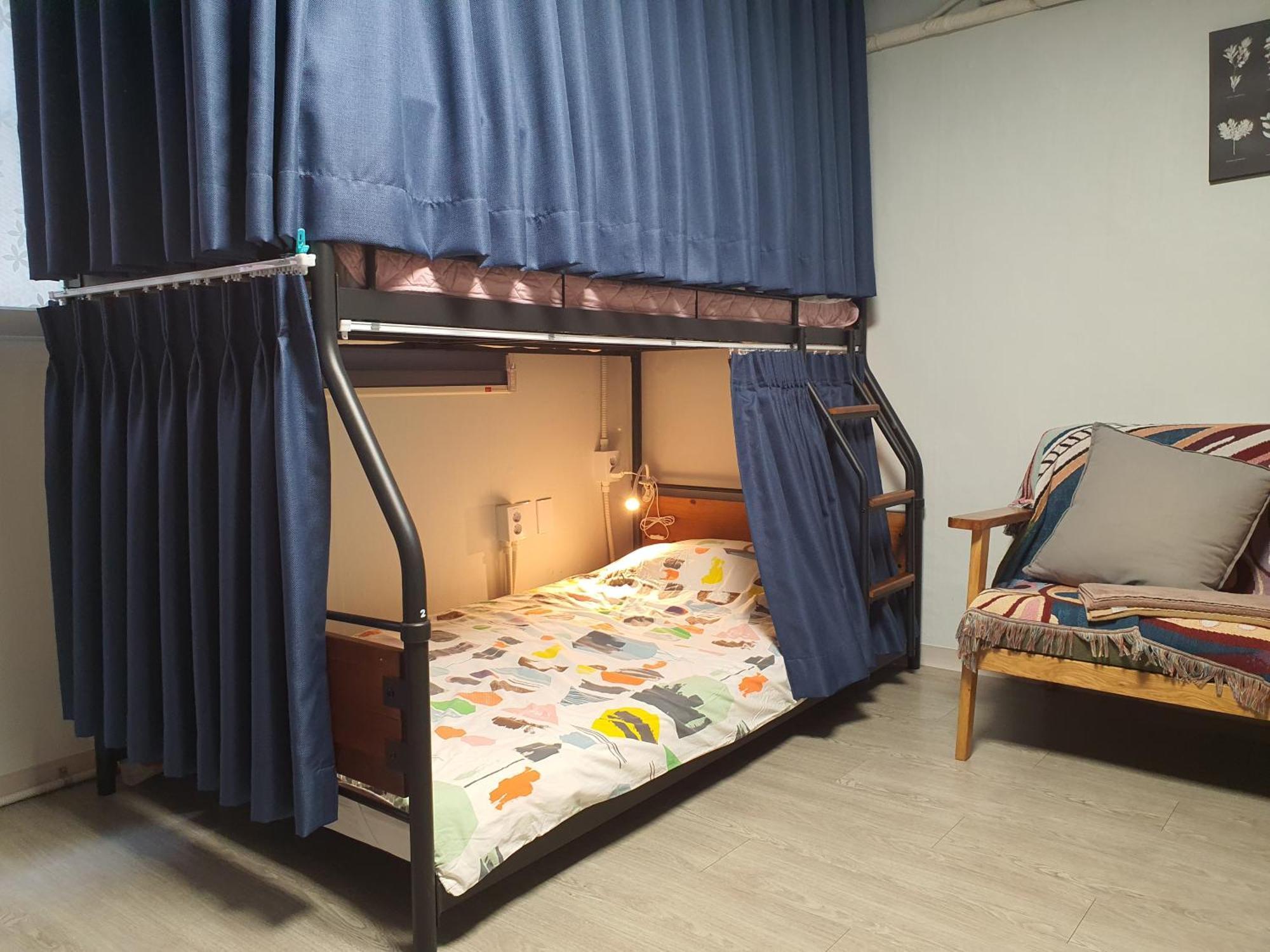 Bunk Backpackers Rumah tetamu Seoul